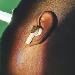 Bang & Olufsen - Beoplay EX Draadloze Bluetoothoortelefoon met microfoon, actieve ruisonderdrukking en USBCoplader, waterdichte oordopjes, 20 uur speeltijd,eén maat - Gold Tone