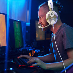 EMPIRE GAMING - 2024 Nieuw - H-13 RGB Gaming Headset - PS5, PS4, Xbox One/Series, Switch, PC, Mac, Smartphones, Tablets - Afstandsbediening - High Definition Stereo Sound - Flexibele Microfoon - Wit