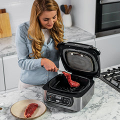 Ninja Foodi Grill & Airfryer, 5,7 Liter, 5 Kookfuncties, Airfryen, Grillen, Bakken, Braden en meer, Vaatwasmachinebestendige Onderdelen, Zwart/Zilver AG301EU