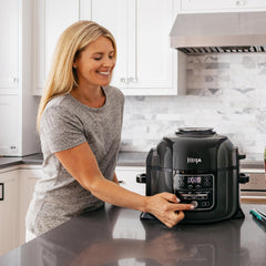 Ninja Foodi Multicooker, 7-in-1, 6L, 7 Kookfuncties, Snelkoken, Airfryen, Slow Cooking, Grillen en Meer, Geborsteld Staal & Zwart, OP300EU